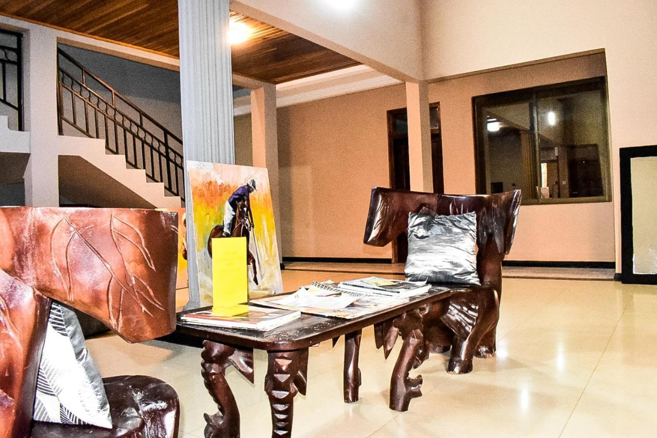 Dann Residence Ogbodjo ภายนอก รูปภาพ