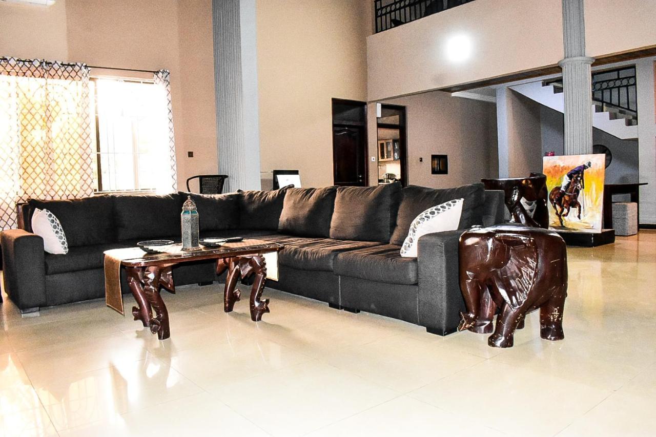 Dann Residence Ogbodjo ภายนอก รูปภาพ