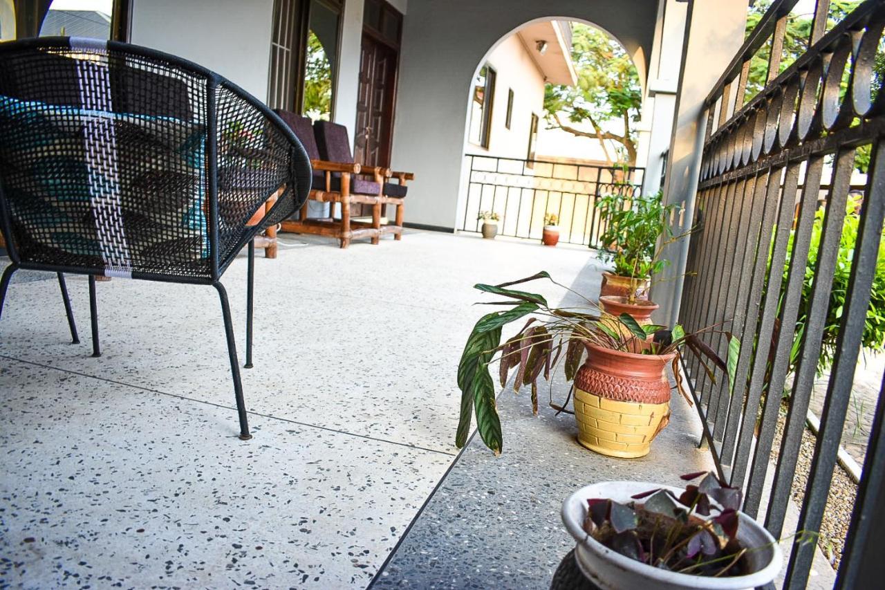 Dann Residence Ogbodjo ภายนอก รูปภาพ